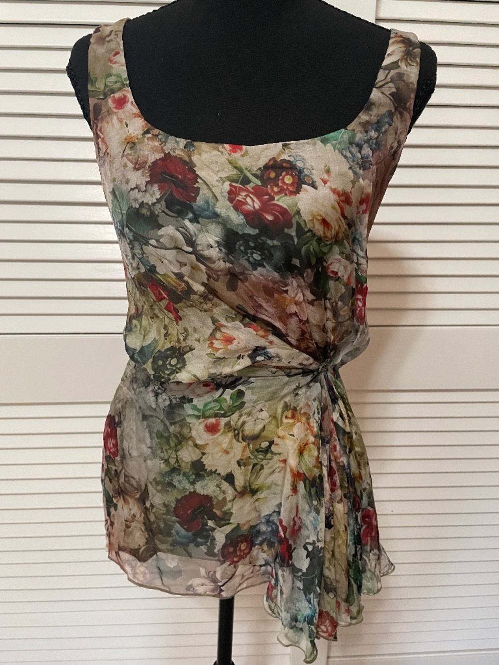 Bailey 44 size small - floral side cinched silk/rayon top
